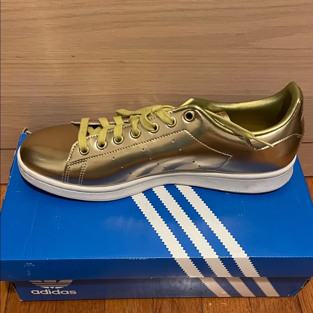 NWOT Adidas Men's Gold Stan Smith Athletic Shoes - Picture 2 of 4